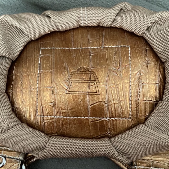 NEW Kathy Van Zeeland Purse. Color is gold/bronze - Picture 10 of 11